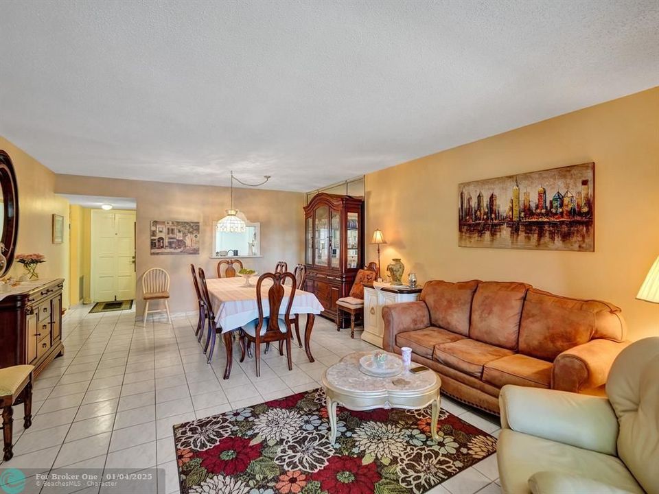 For Sale: $146,000 (2 beds, 2 baths, 1200 Square Feet)