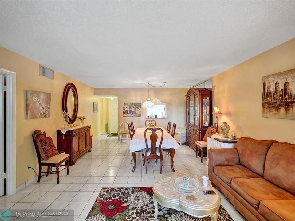 For Sale: $146,000 (2 beds, 2 baths, 1200 Square Feet)