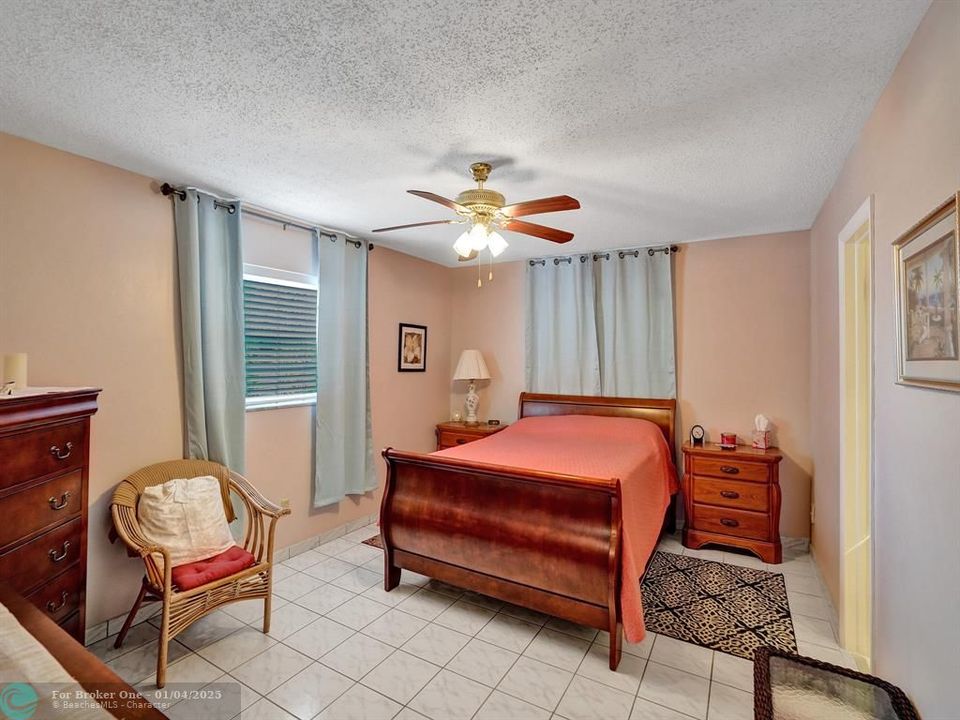 For Sale: $146,000 (2 beds, 2 baths, 1200 Square Feet)