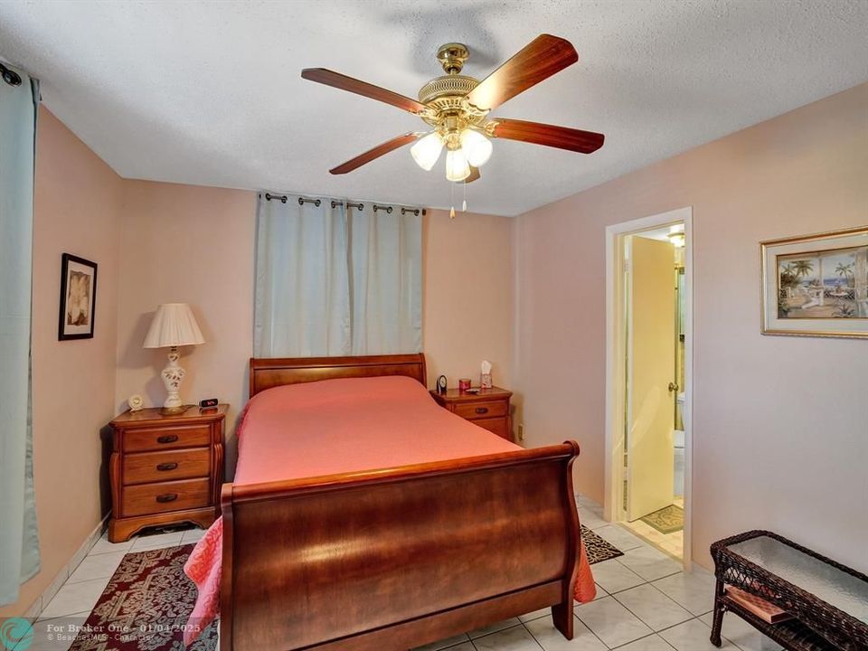 For Sale: $146,000 (2 beds, 2 baths, 1200 Square Feet)