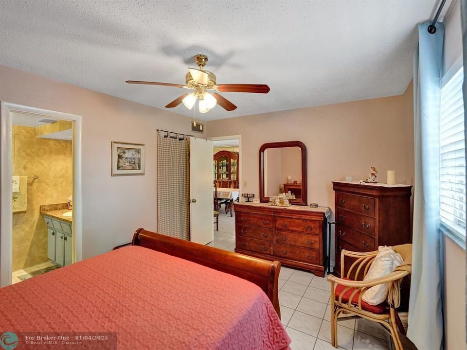 For Sale: $146,000 (2 beds, 2 baths, 1200 Square Feet)