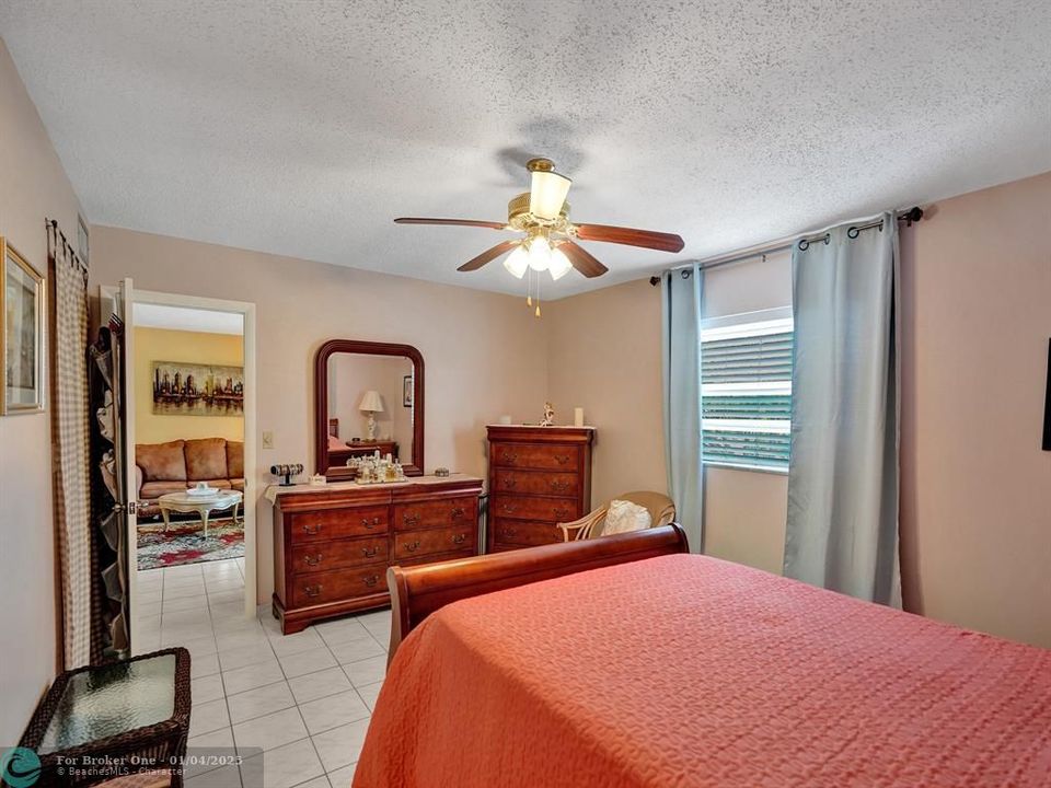 For Sale: $146,000 (2 beds, 2 baths, 1200 Square Feet)