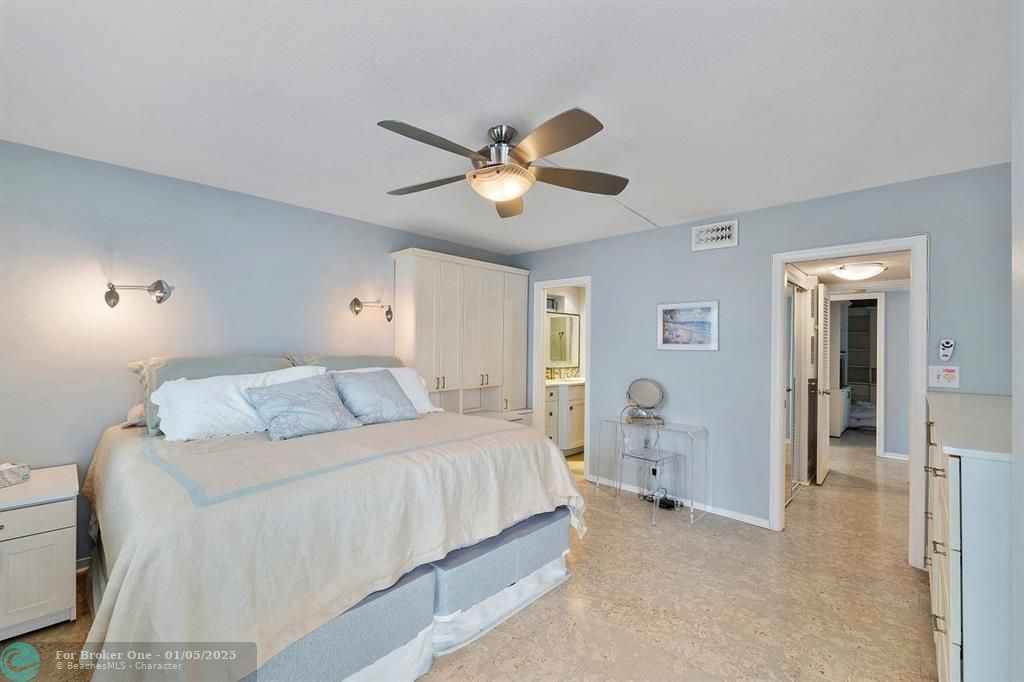 For Sale: $525,000 (2 beds, 2 baths, 1060 Square Feet)