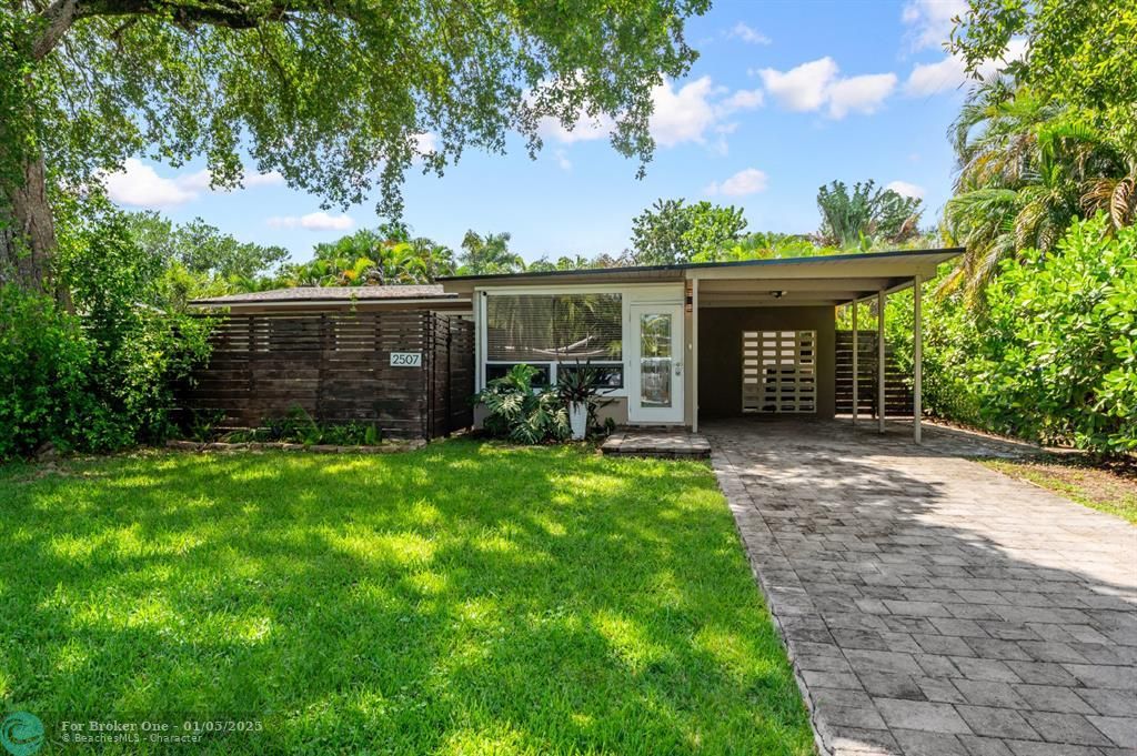 For Sale: $774,000 (3 beds, 2 baths, 1592 Square Feet)