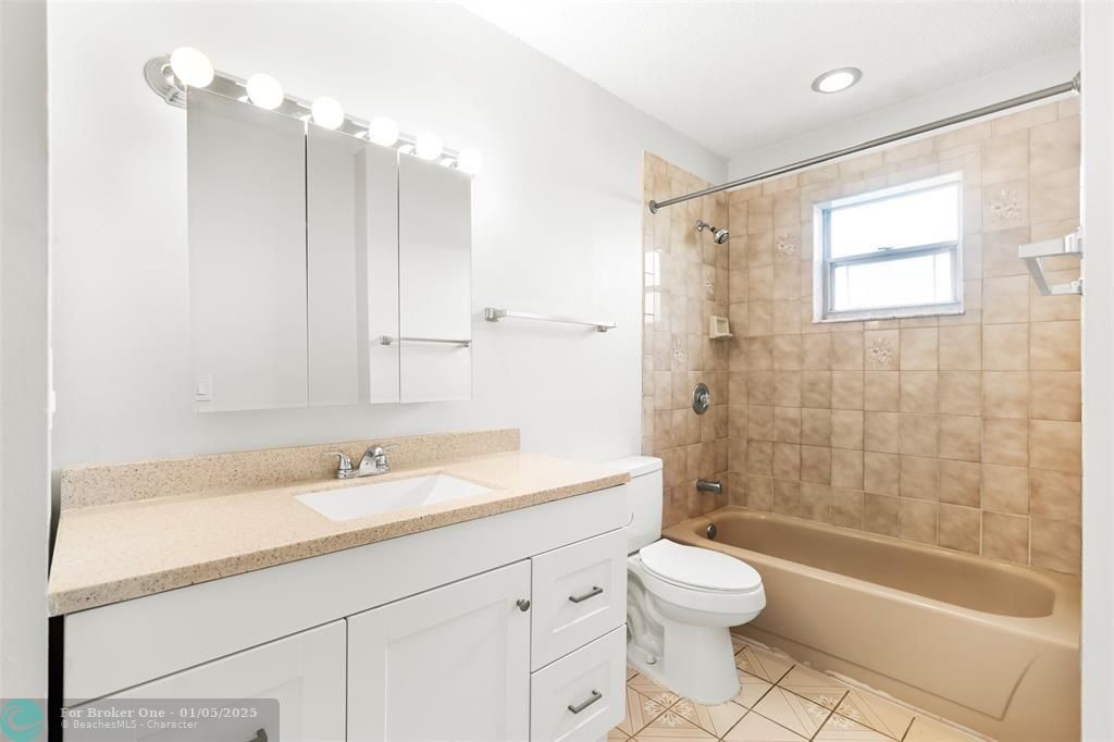 For Rent: $2,750 (2 beds, 2 baths, 1198 Square Feet)