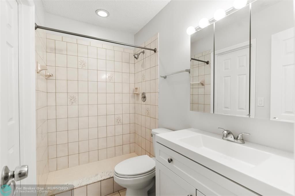 For Rent: $2,750 (2 beds, 2 baths, 1198 Square Feet)