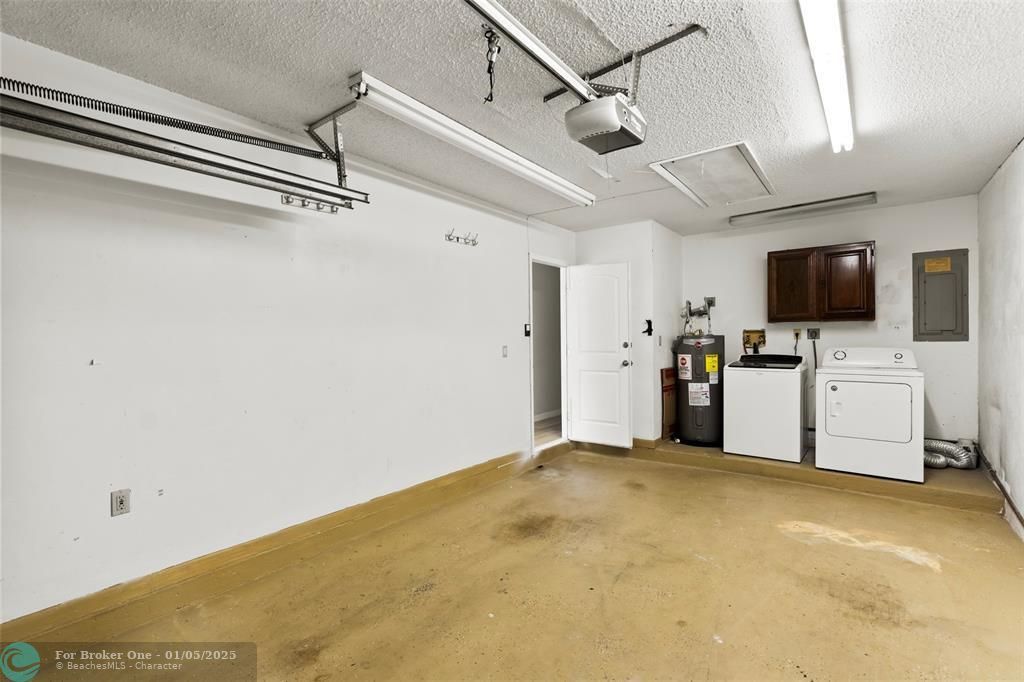 For Rent: $2,750 (2 beds, 2 baths, 1198 Square Feet)