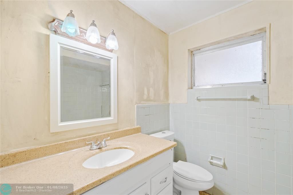 For Sale: $299,900 (3 beds, 2 baths, 1299 Square Feet)