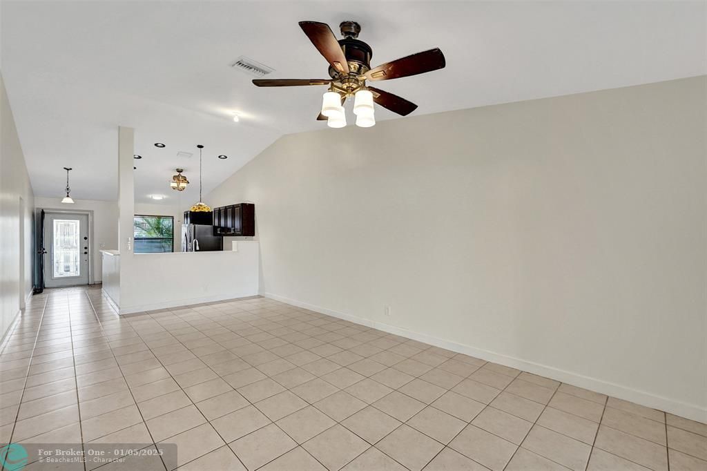 For Rent: $3,500 (3 beds, 2 baths, 1387 Square Feet)