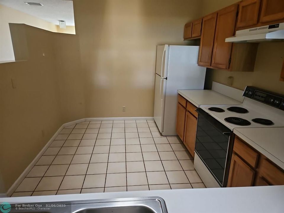 For Sale: $359,000 (2 beds, 2 baths, 1238 Square Feet)