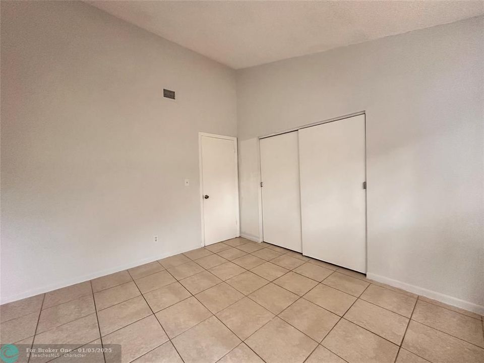 For Rent: $1,950 (2 beds, 2 baths, 1096 Square Feet)