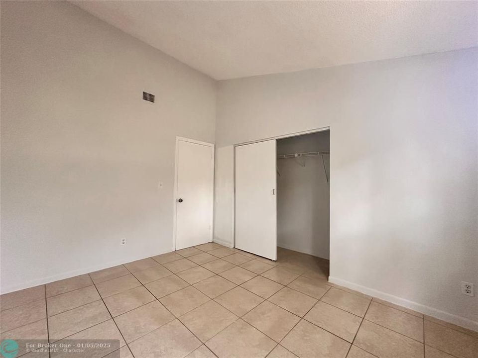 For Rent: $1,950 (2 beds, 2 baths, 1096 Square Feet)