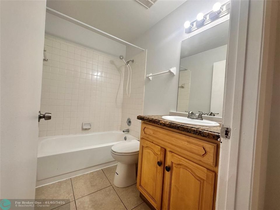 For Rent: $1,950 (2 beds, 2 baths, 1096 Square Feet)