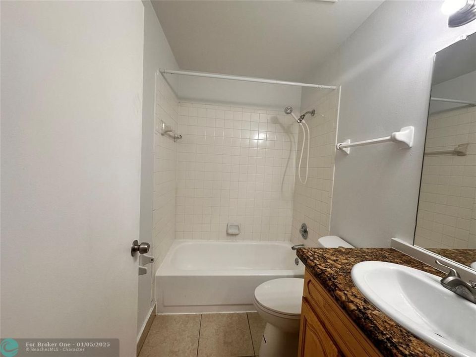 For Rent: $1,950 (2 beds, 2 baths, 1096 Square Feet)