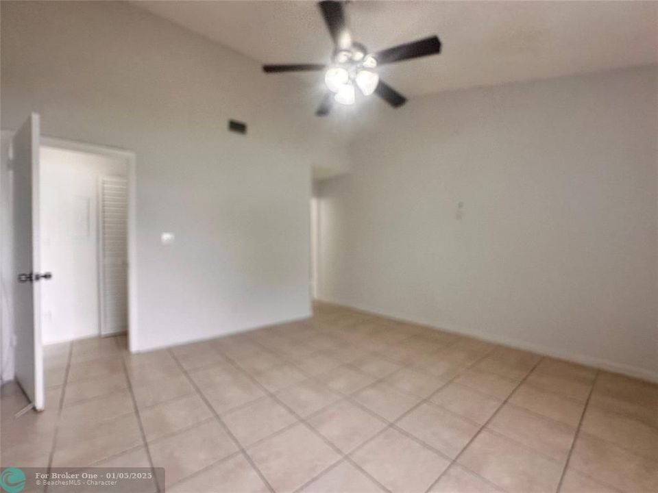 For Rent: $1,950 (2 beds, 2 baths, 1096 Square Feet)