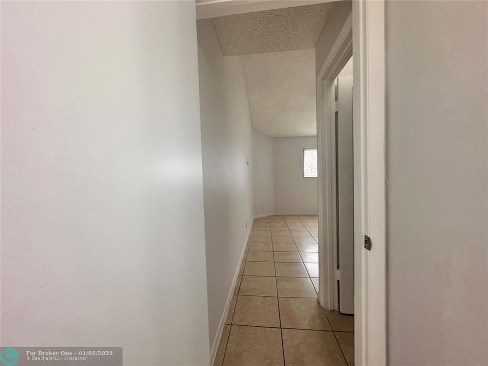 For Rent: $1,950 (2 beds, 2 baths, 1096 Square Feet)