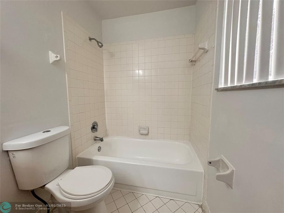 For Rent: $1,950 (2 beds, 2 baths, 1096 Square Feet)