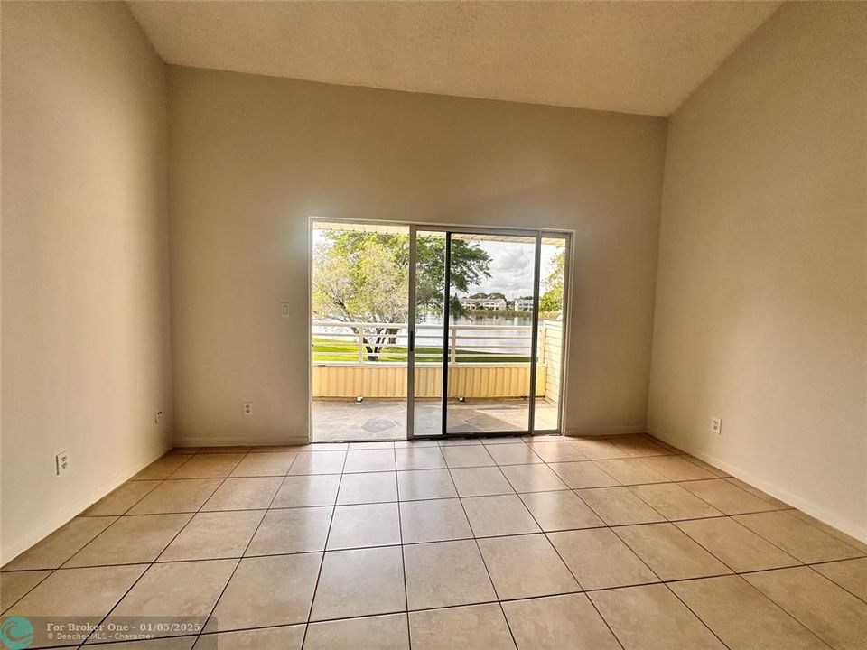 For Rent: $1,950 (2 beds, 2 baths, 1096 Square Feet)