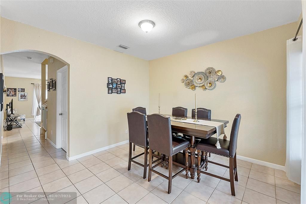 For Sale: $529,900 (3 beds, 2 baths, 1954 Square Feet)