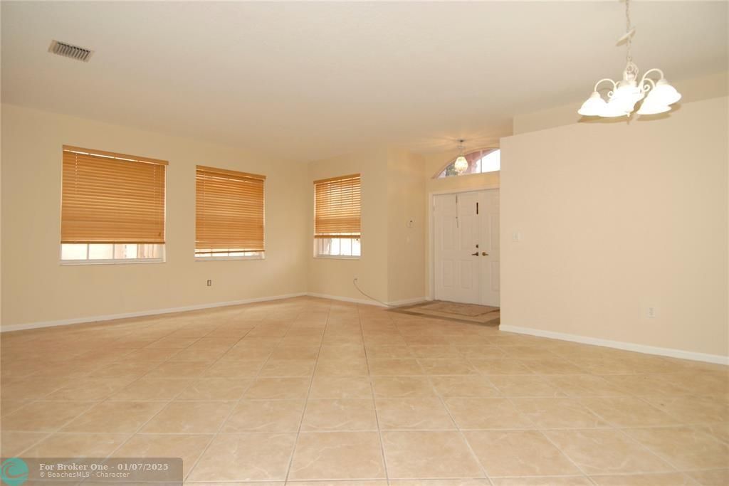 For Rent: $4,000 (3 beds, 2 baths, 0 Square Feet)