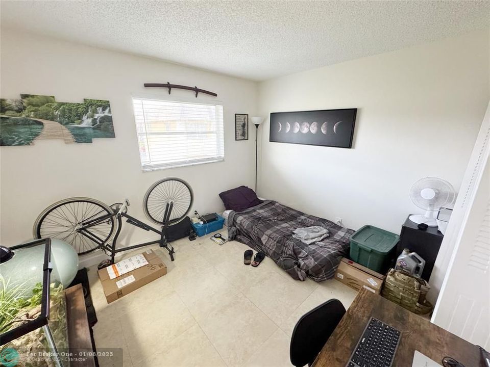 For Sale: $165,000 (2 beds, 1 baths, 609 Square Feet)