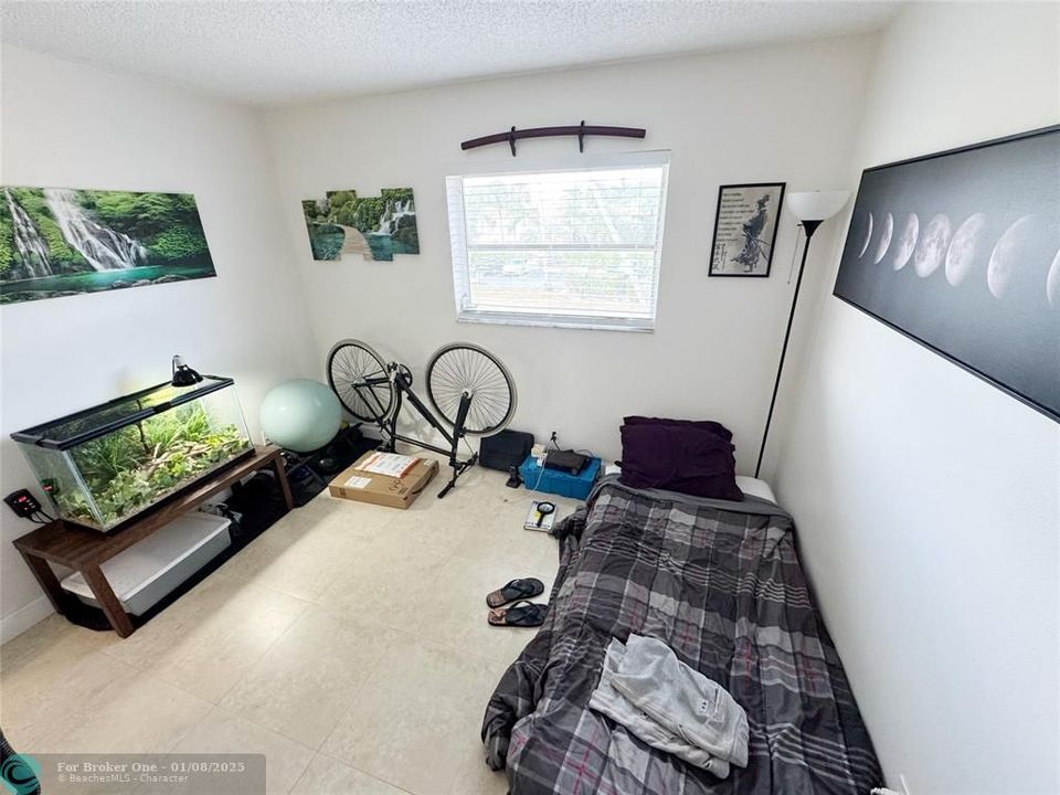 For Sale: $165,000 (2 beds, 1 baths, 609 Square Feet)