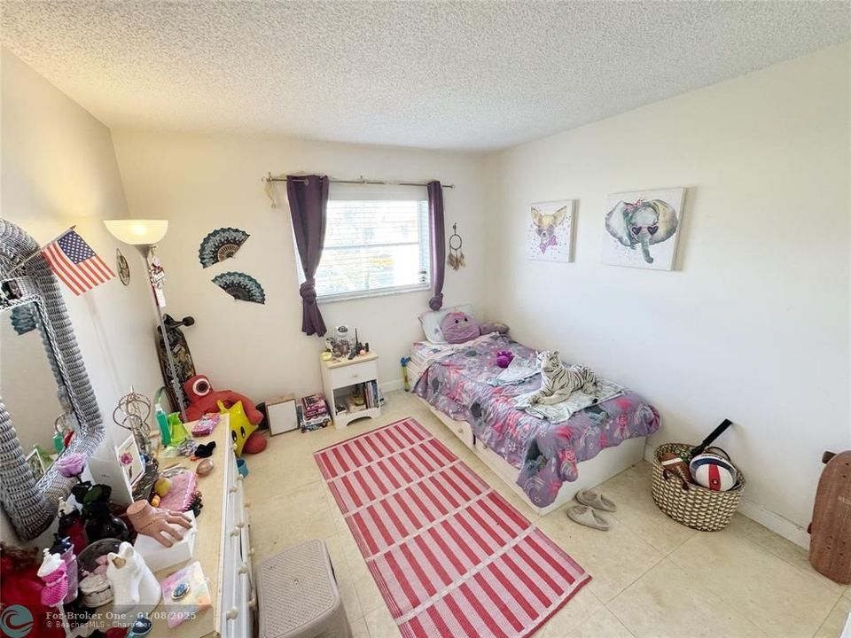 For Sale: $165,000 (2 beds, 1 baths, 609 Square Feet)