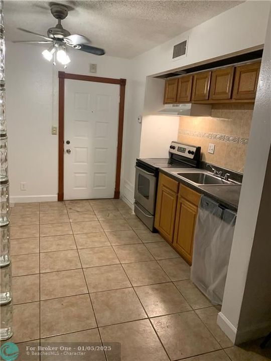 For Rent: $1,500 (1 beds, 1 baths, 580 Square Feet)