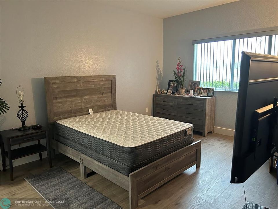 For Sale: $229,900 (2 beds, 2 baths, 1234 Square Feet)