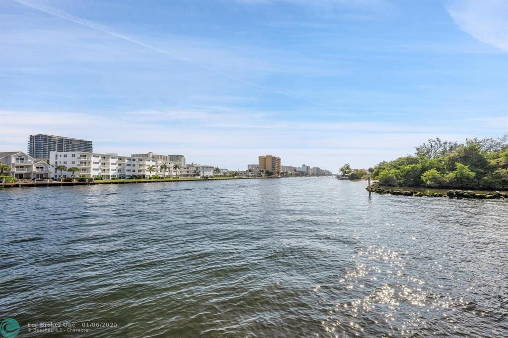 For Sale: $949,000 (2 beds, 2 baths, 1844 Square Feet)