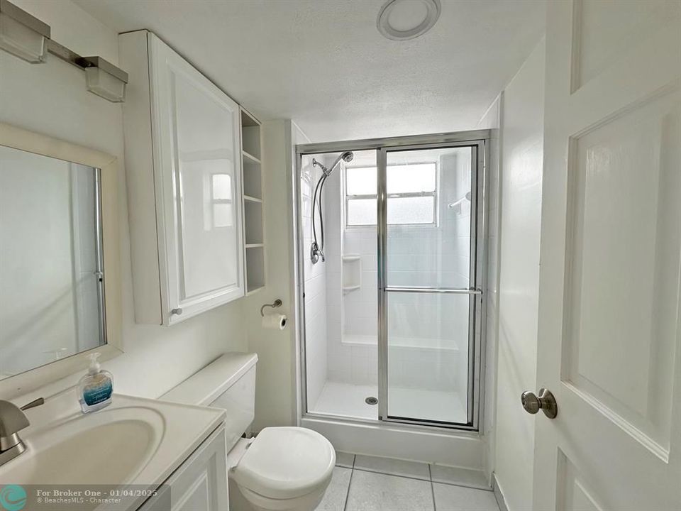 For Sale: $214,900 (2 beds, 2 baths, 965 Square Feet)