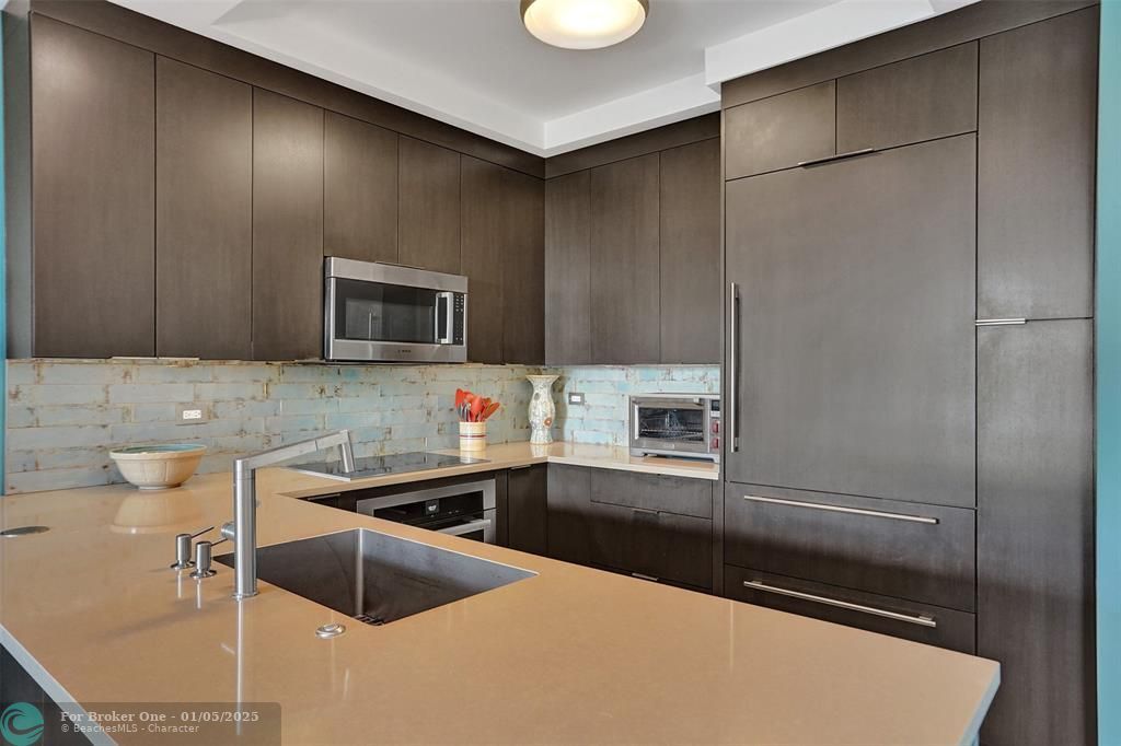 For Sale: $559,000 (2 beds, 2 baths, 1346 Square Feet)