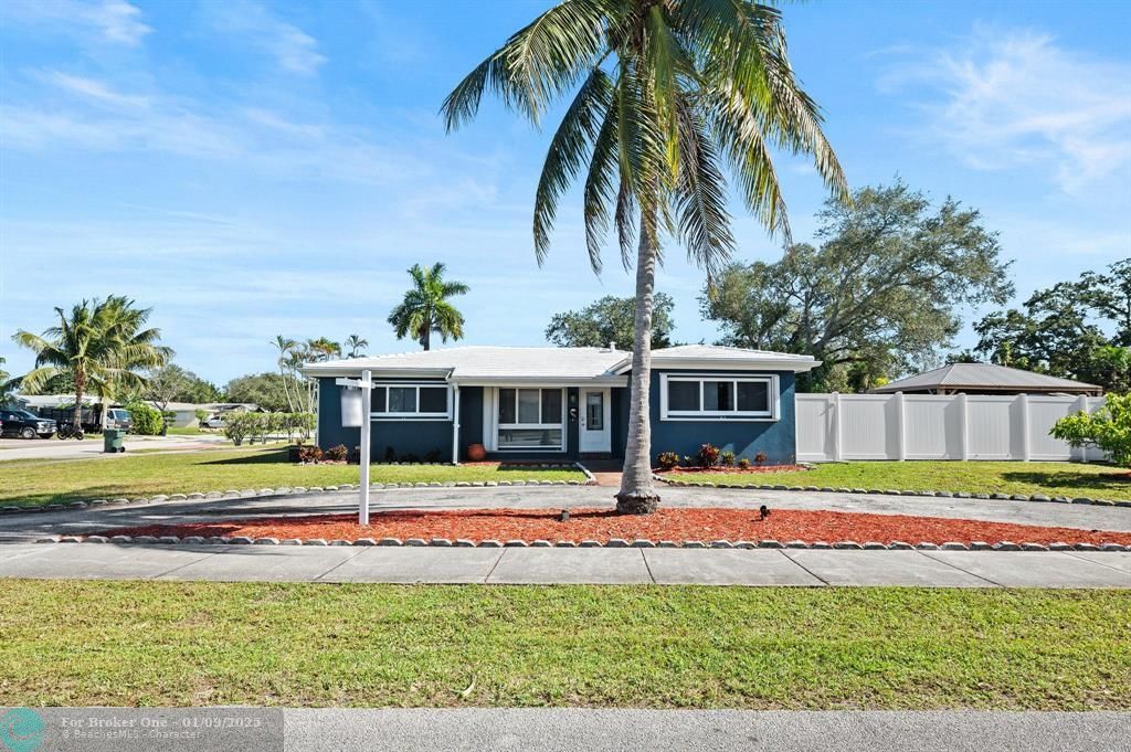 For Sale: $645,000 (3 beds, 2 baths, 1824 Square Feet)