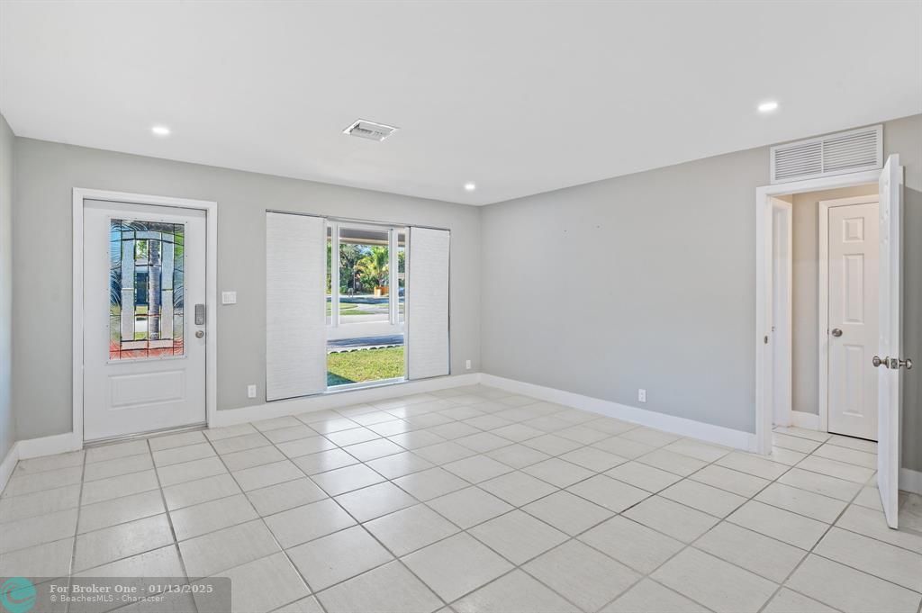 For Sale: $645,000 (3 beds, 2 baths, 1824 Square Feet)