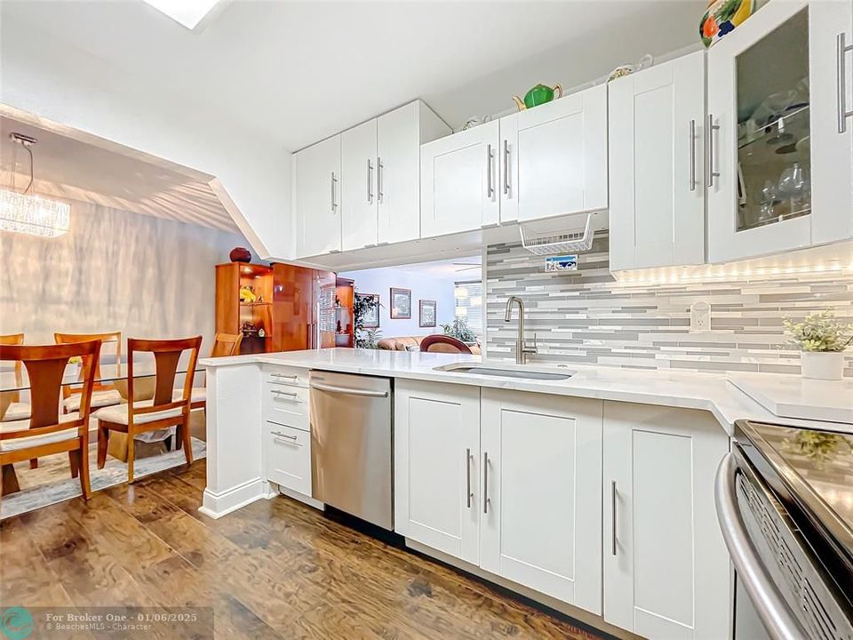 For Sale: $385,000 (2 beds, 2 baths, 1611 Square Feet)