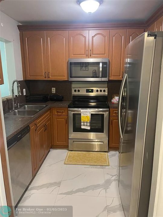 For Rent: $3,400 (3 beds, 2 baths, 1166 Square Feet)