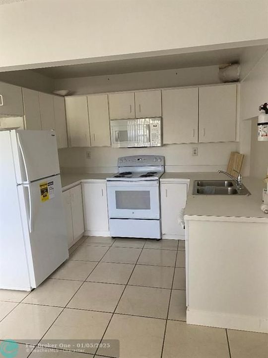 For Rent: $2,200 (2 beds, 2 baths, 1060 Square Feet)