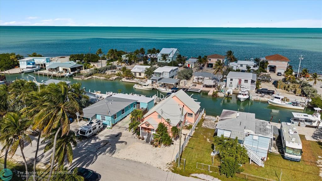 For Sale: $1,185,000 (3 beds, 2 baths, 1368 Square Feet)