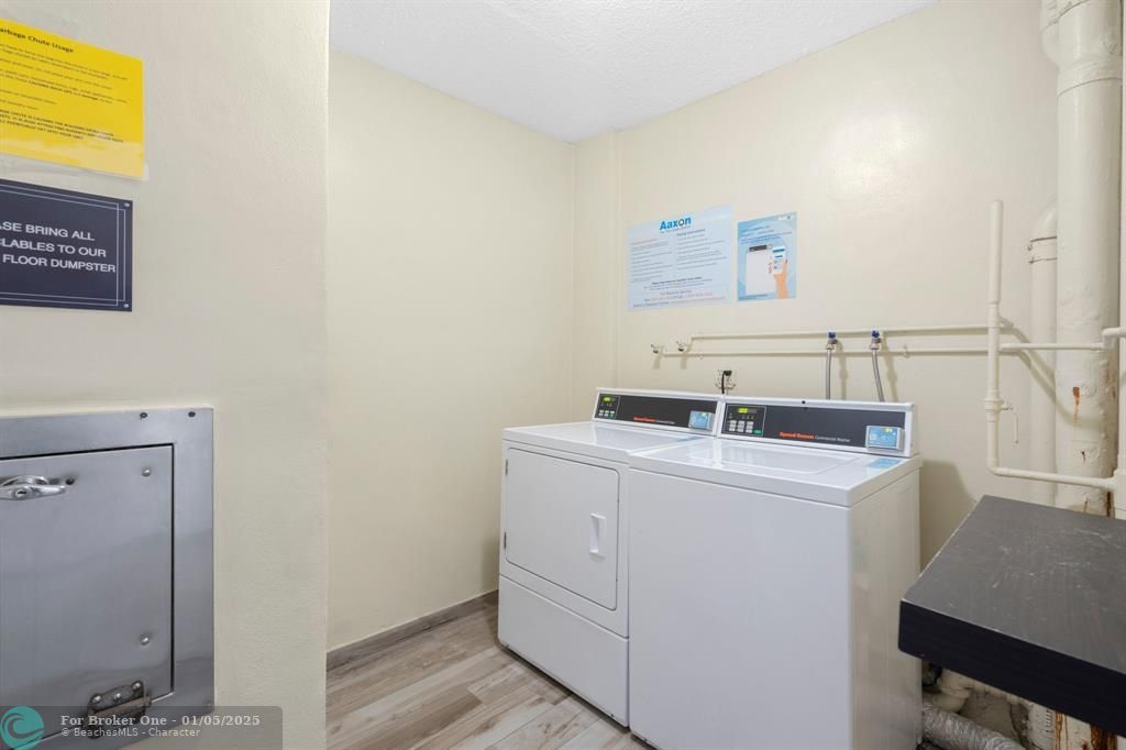 For Sale: $349,000 (1 beds, 1 baths, 1103 Square Feet)