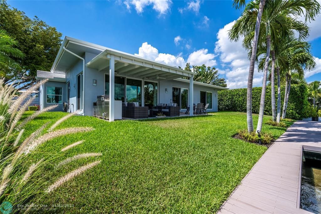 For Sale: $2,950,000 (3 beds, 2 baths, 2495 Square Feet)