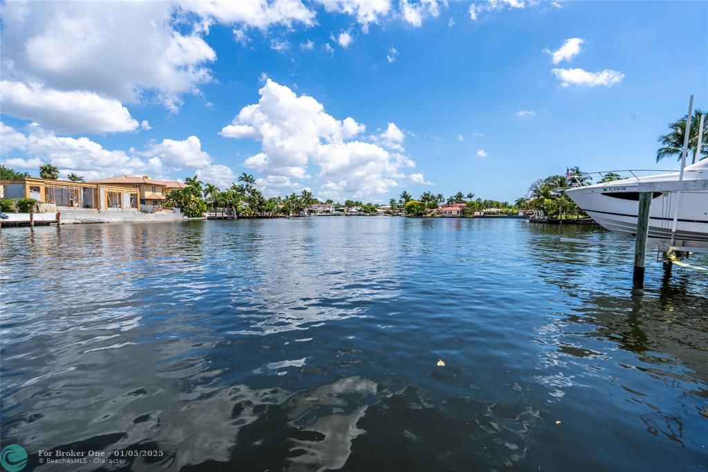 For Sale: $2,950,000 (3 beds, 2 baths, 2495 Square Feet)