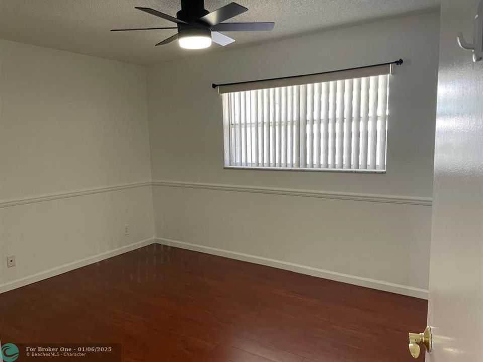 For Sale: $200,000 (2 beds, 2 baths, 1179 Square Feet)