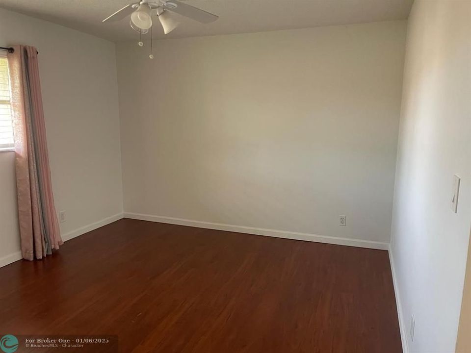 For Sale: $200,000 (2 beds, 2 baths, 1179 Square Feet)