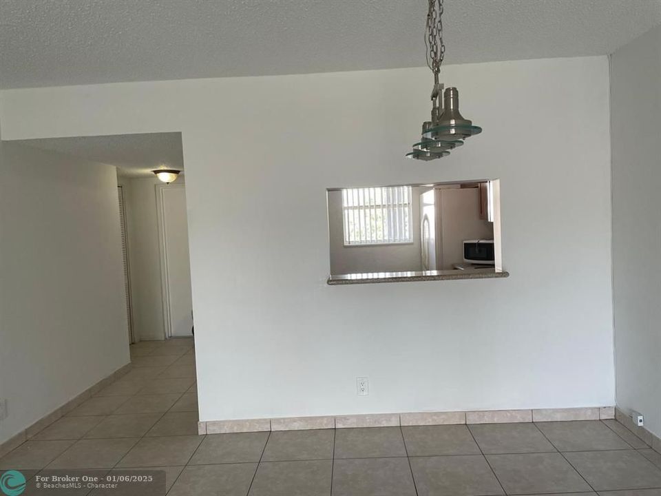 For Sale: $200,000 (2 beds, 2 baths, 1179 Square Feet)