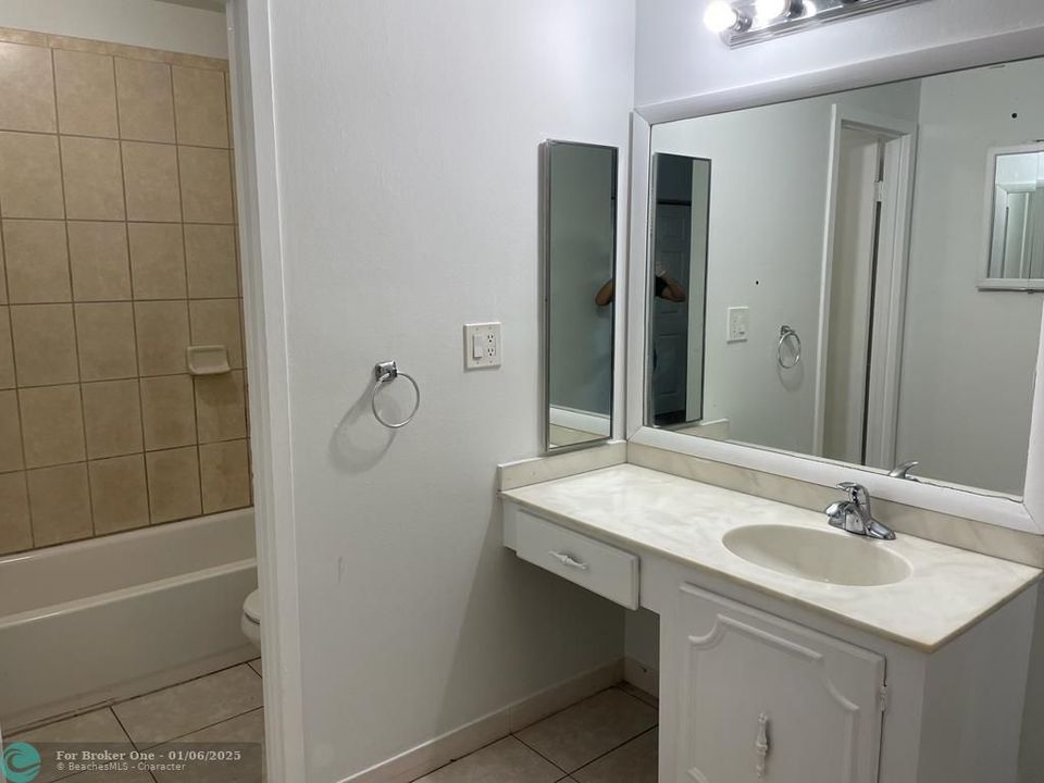 For Sale: $200,000 (2 beds, 2 baths, 1179 Square Feet)