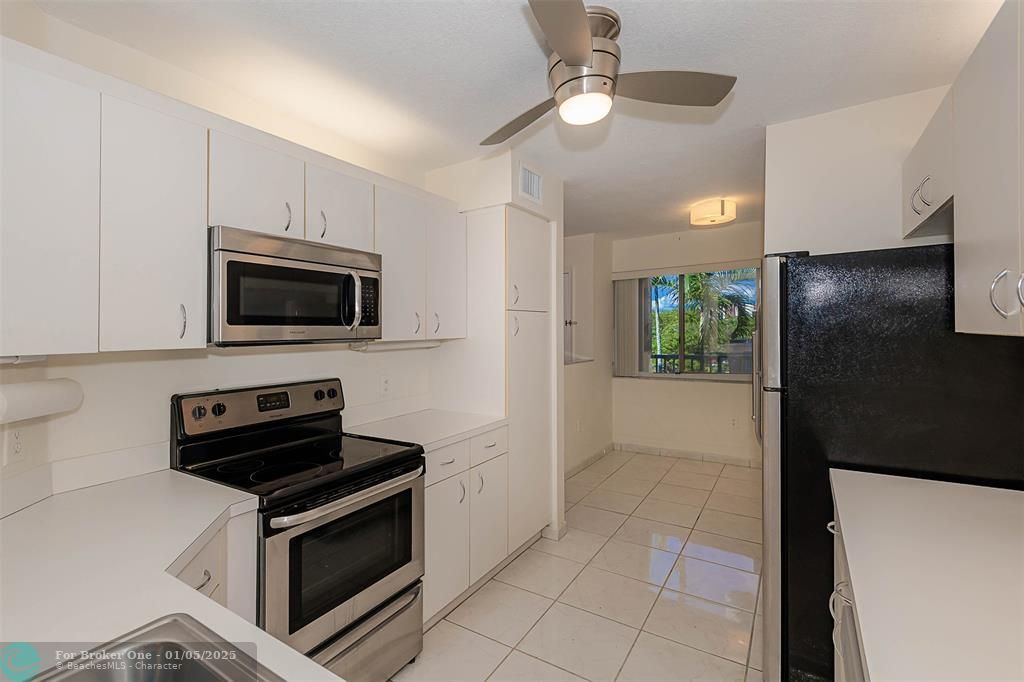 For Sale: $159,000 (2 beds, 2 baths, 1215 Square Feet)