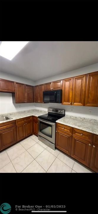 For Rent: $2,400 (3 beds, 2 baths, 1230 Square Feet)