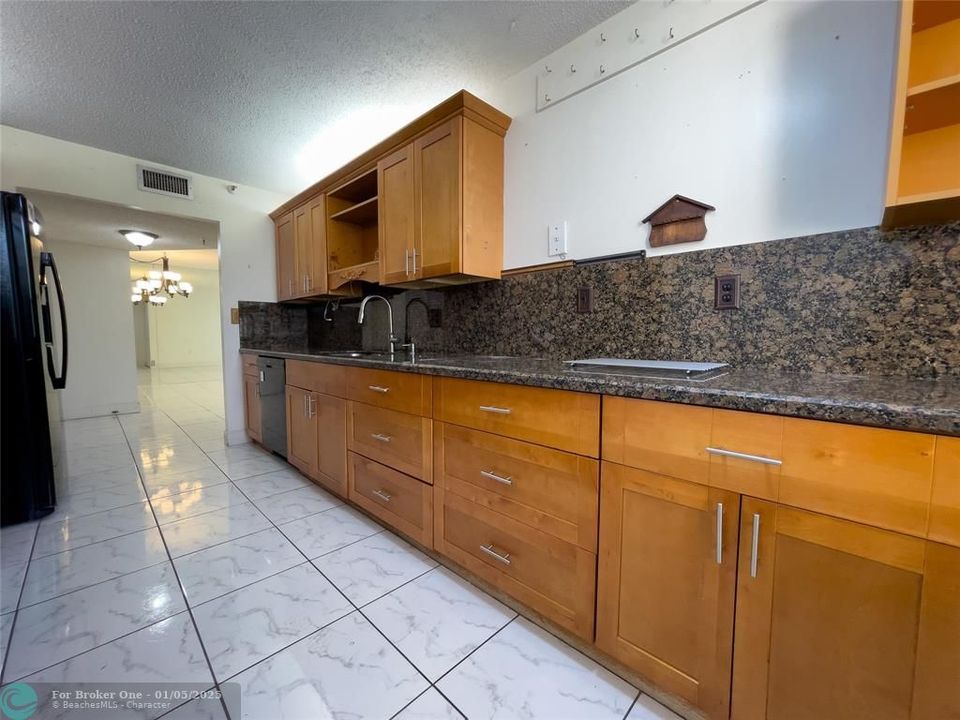 For Sale: $269,999 (3 beds, 2 baths, 1680 Square Feet)