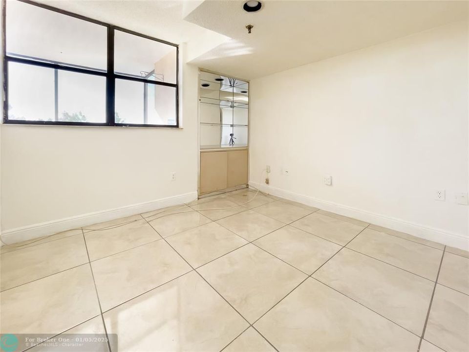 For Sale: $269,999 (3 beds, 2 baths, 1680 Square Feet)