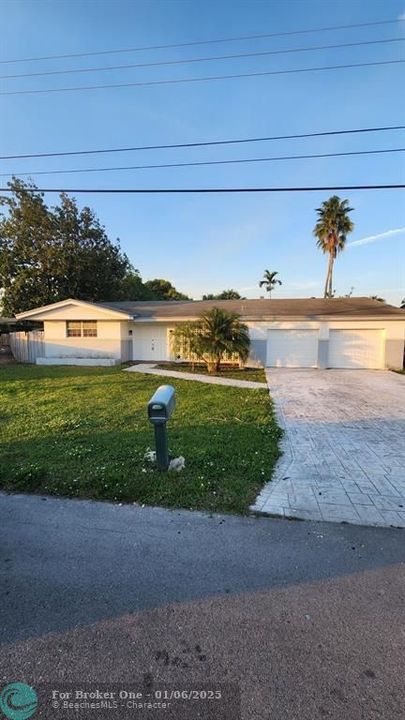 For Rent: $3,950 (4 beds, 2 baths, 2209 Square Feet)